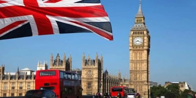 UK Immigration Salary List (ISL) Jobs: Roles that Still Qualify at the £33,400 Minimum